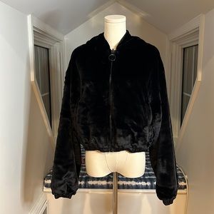 NWOT H&M Faux Fur Cropped Jacket with Hood